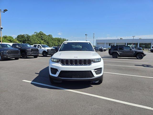 new 2025 Jeep Grand Cherokee car, priced at $34,384