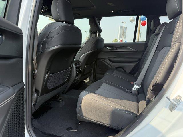 new 2025 Jeep Grand Cherokee car, priced at $41,575