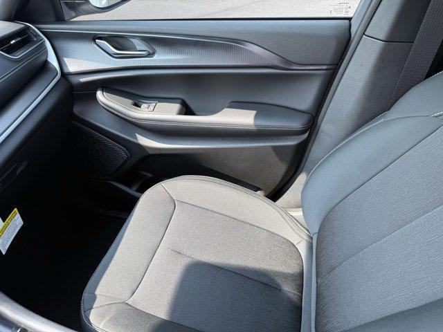 new 2025 Jeep Grand Cherokee car, priced at $41,575