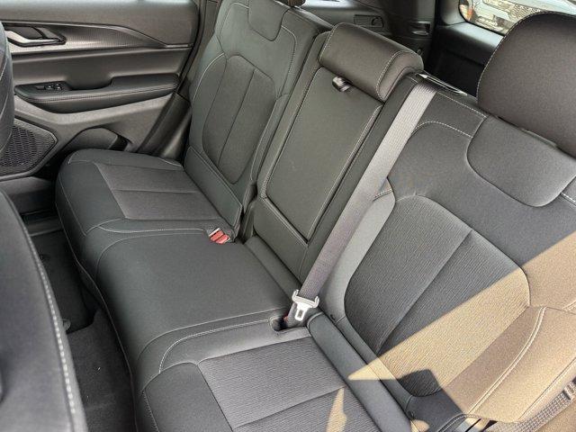 new 2025 Jeep Grand Cherokee car, priced at $41,575