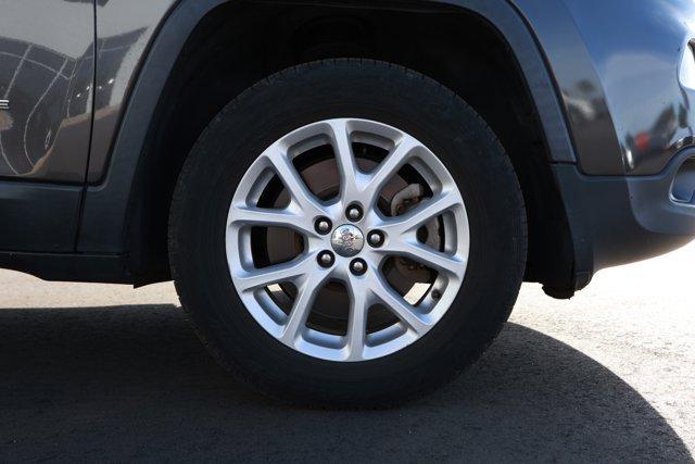 used 2018 Jeep Cherokee car, priced at $13,990