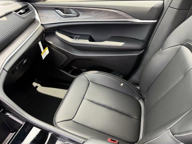 new 2025 Jeep Grand Cherokee L car, priced at $50,220