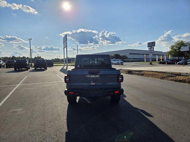 new 2025 Jeep Gladiator car, priced at $46,921