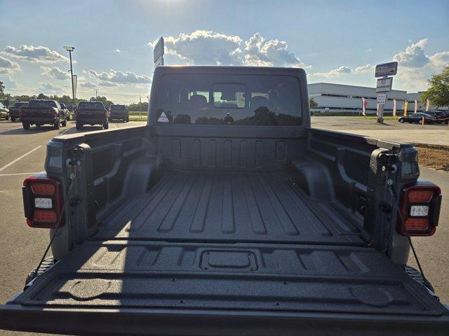 new 2025 Jeep Gladiator car, priced at $46,921