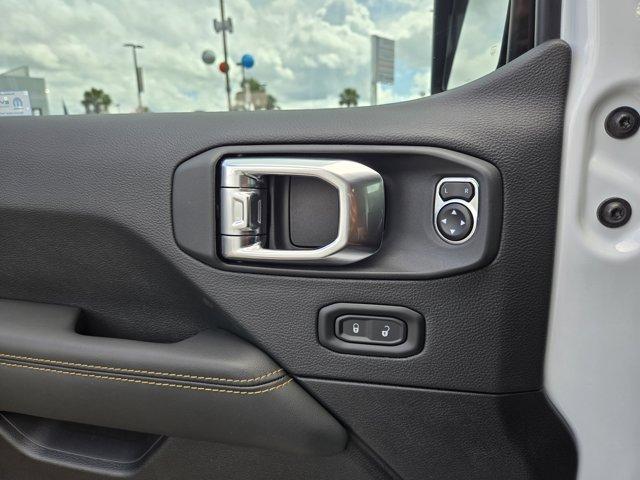 new 2025 Jeep Wrangler car, priced at $50,523