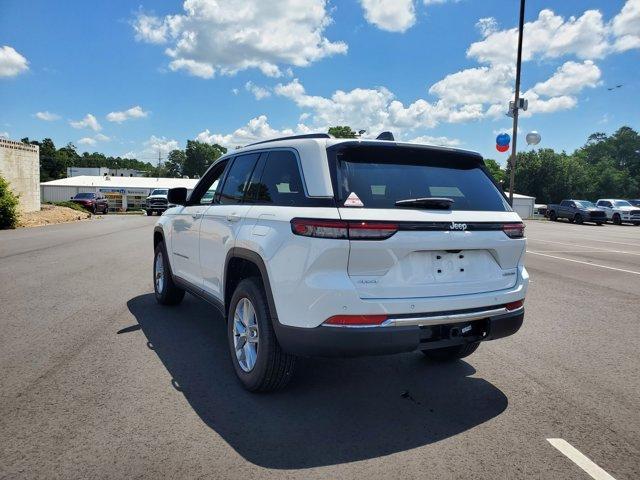 new 2025 Jeep Grand Cherokee car, priced at $42,575