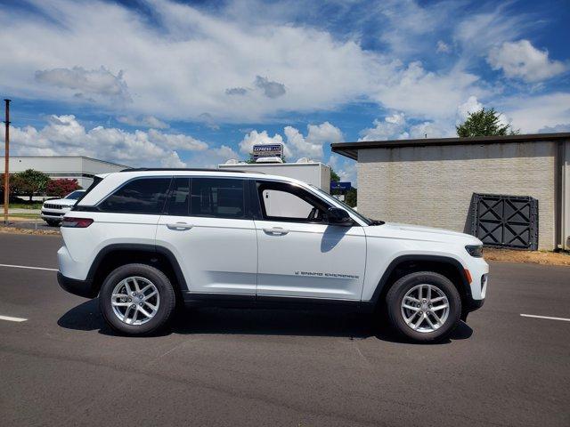 new 2025 Jeep Grand Cherokee car, priced at $42,575