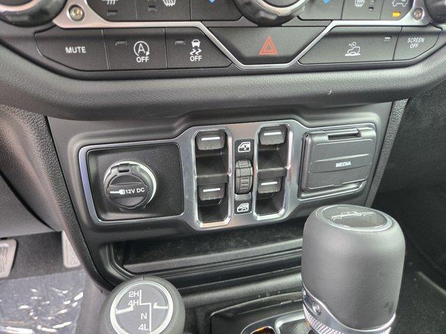 new 2025 Jeep Gladiator car, priced at $43,472