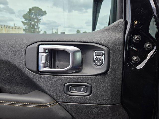 new 2025 Jeep Gladiator car, priced at $43,472