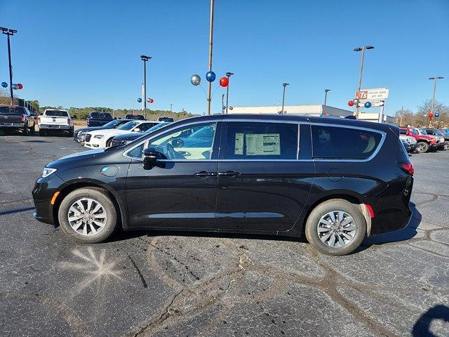 new 2024 Chrysler Pacifica Hybrid car, priced at $56,610