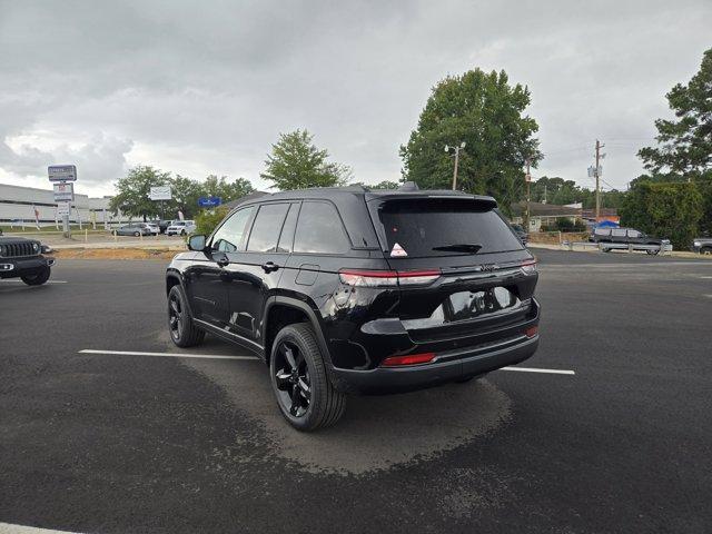 new 2025 Jeep Grand Cherokee car, priced at $42,230
