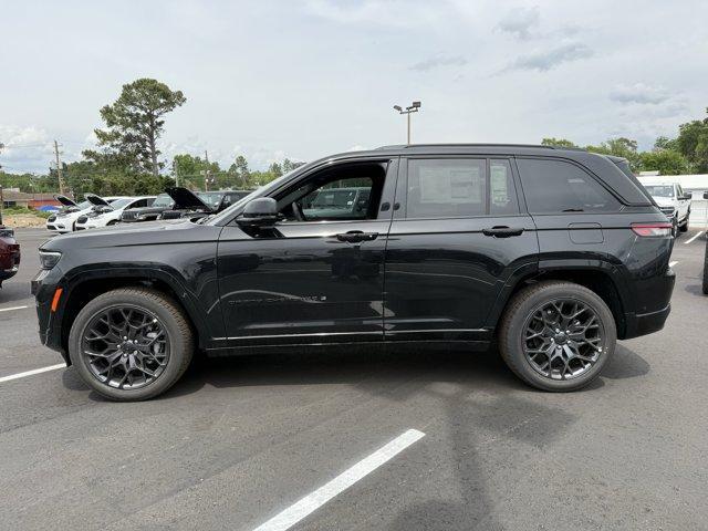new 2025 Jeep Grand Cherokee car, priced at $59,083