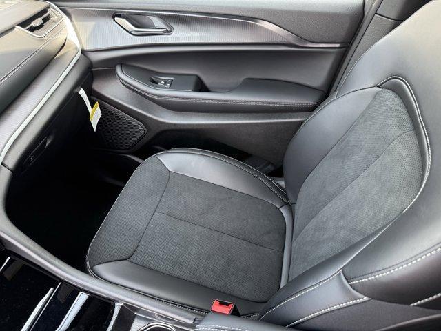 new 2025 Jeep Grand Cherokee L car, priced at $48,730