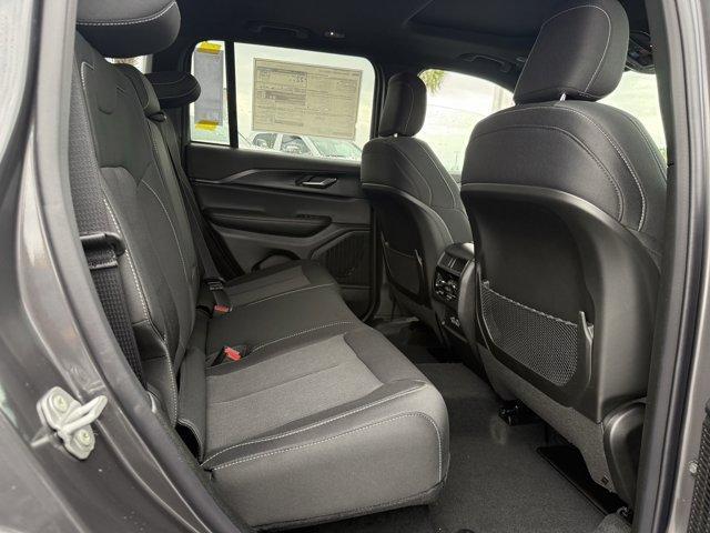 new 2025 Jeep Grand Cherokee car, priced at $37,715