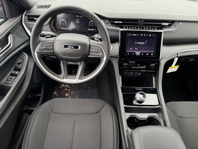 new 2025 Jeep Grand Cherokee car, priced at $37,715