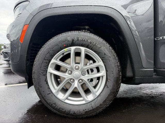 new 2025 Jeep Grand Cherokee car, priced at $37,715