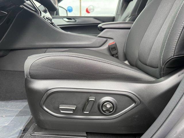 new 2025 Jeep Grand Cherokee car, priced at $37,715