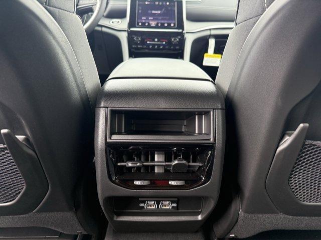 new 2025 Jeep Grand Cherokee car, priced at $37,715
