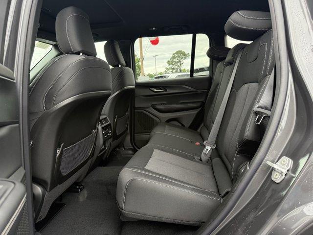 new 2025 Jeep Grand Cherokee car, priced at $37,715