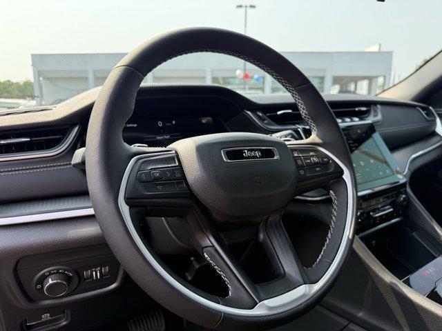 new 2025 Jeep Grand Cherokee car, priced at $42,170
