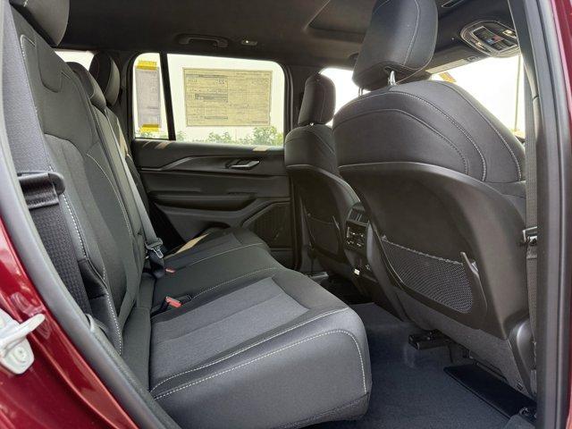 new 2025 Jeep Grand Cherokee car, priced at $42,170