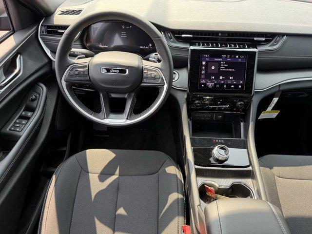 new 2025 Jeep Grand Cherokee car, priced at $42,170