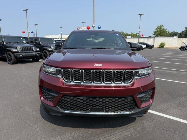 new 2025 Jeep Grand Cherokee car, priced at $42,170