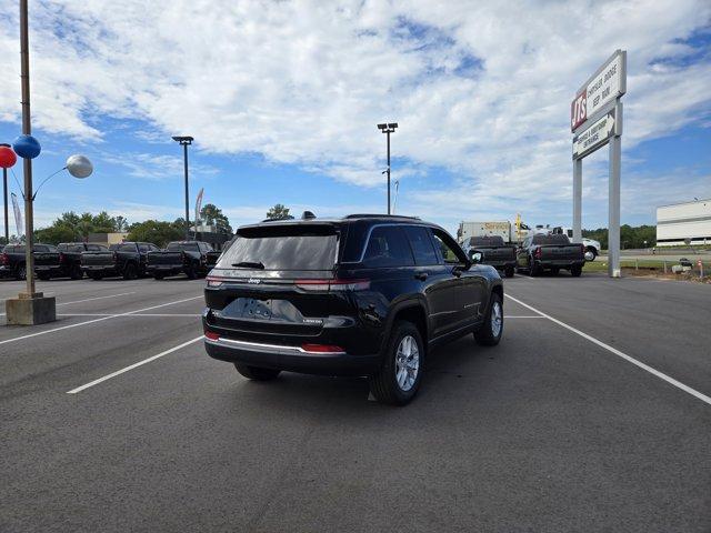 new 2025 Jeep Grand Cherokee car, priced at $39,172