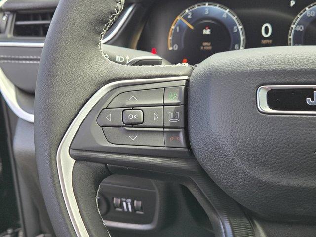 new 2025 Jeep Grand Cherokee car, priced at $39,172
