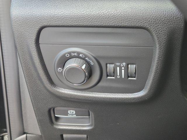 new 2025 Jeep Grand Cherokee car, priced at $39,172