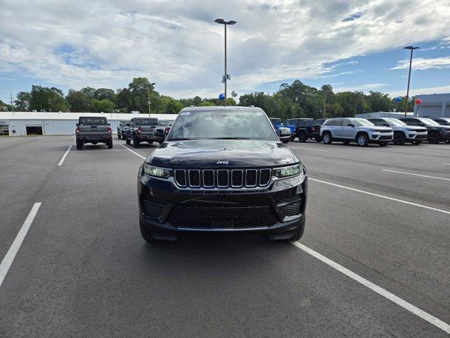 new 2025 Jeep Grand Cherokee car, priced at $39,172