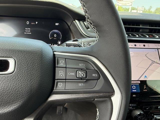new 2025 Jeep Grand Cherokee car, priced at $49,010