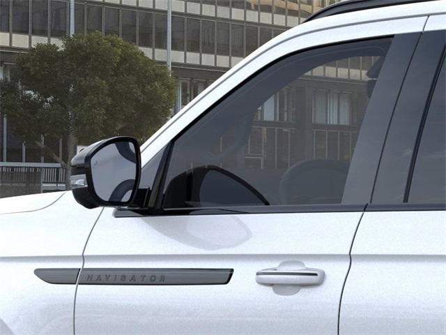 new 2025 Lincoln Navigator car