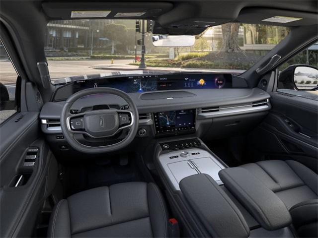 new 2025 Lincoln Navigator car, priced at $106,685
