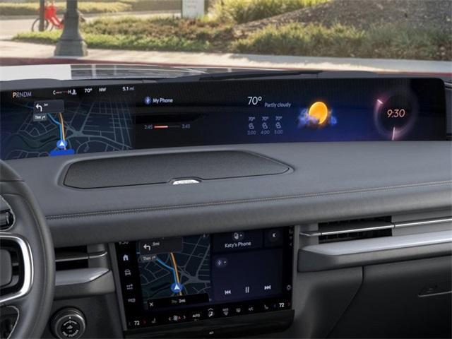 new 2025 Lincoln Navigator car, priced at $106,685