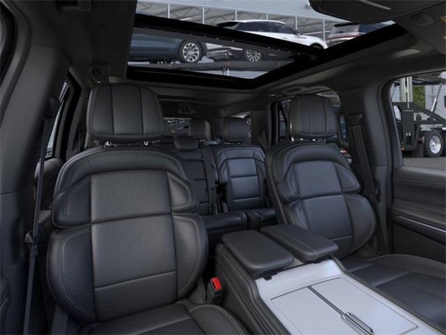 new 2025 Lincoln Navigator car, priced at $105,275