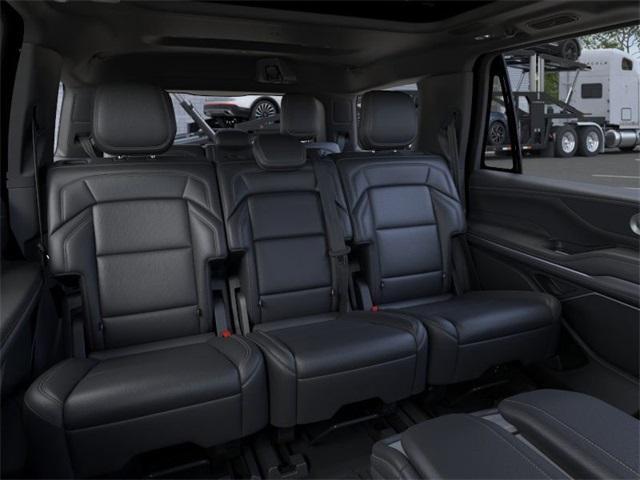 new 2025 Lincoln Navigator car, priced at $105,275