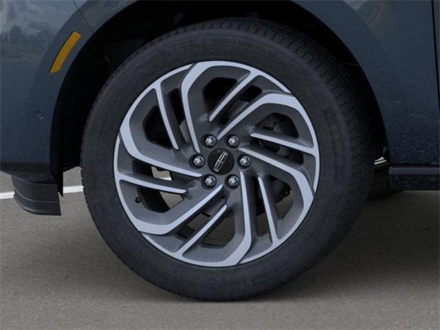 new 2025 Lincoln Navigator car