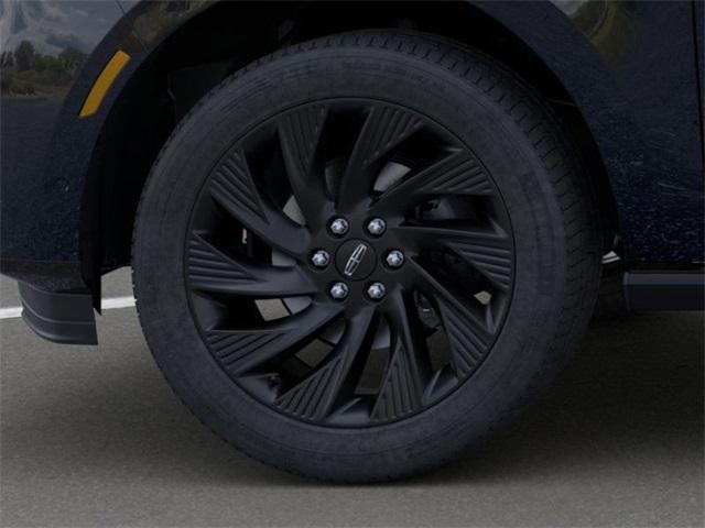 new 2025 Lincoln Navigator car, priced at $107,855