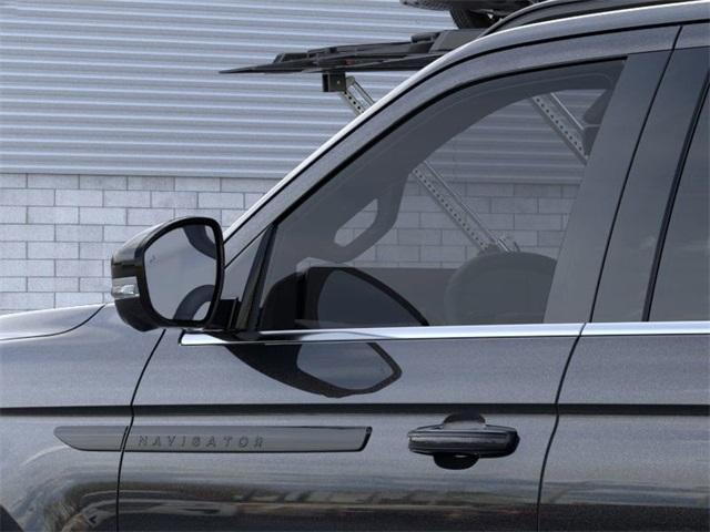 new 2025 Lincoln Navigator car, priced at $108,555