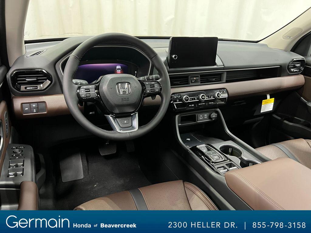 new 2025 Honda Pilot car, priced at $50,677