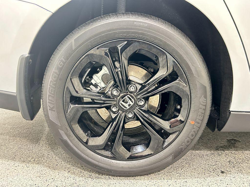 new 2025 Honda Accord car, priced at $30,569