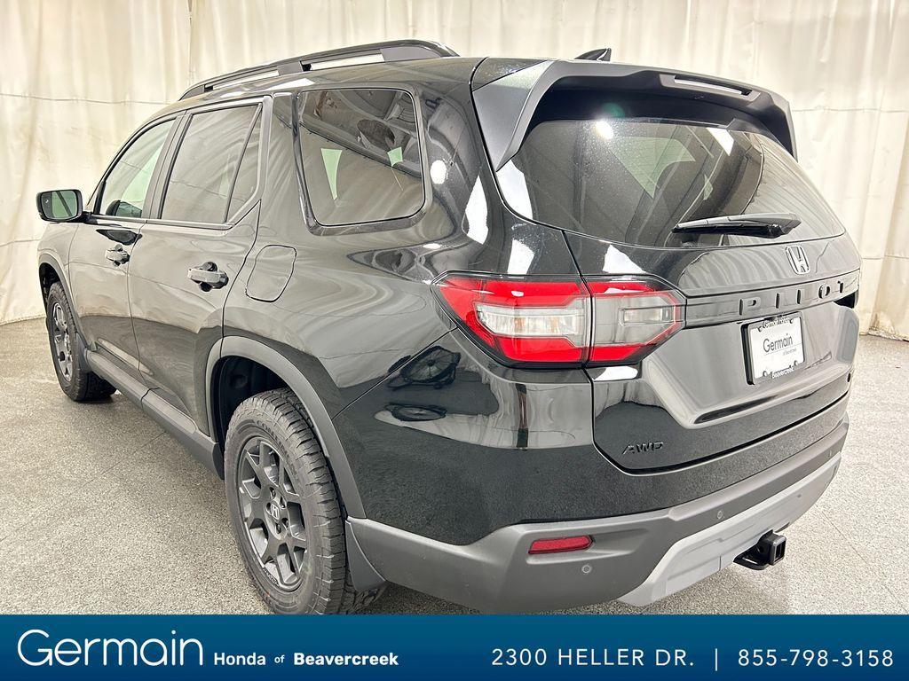 new 2025 Honda Pilot car, priced at $48,332