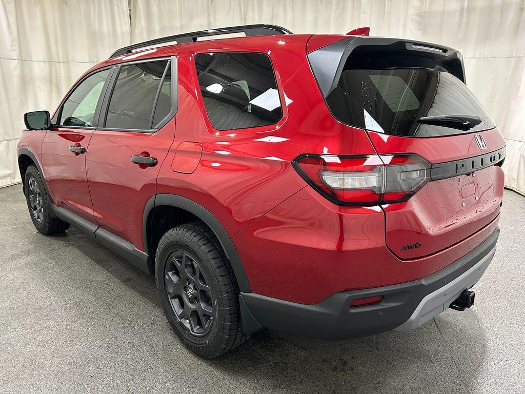 new 2025 Honda Pilot car, priced at $49,119