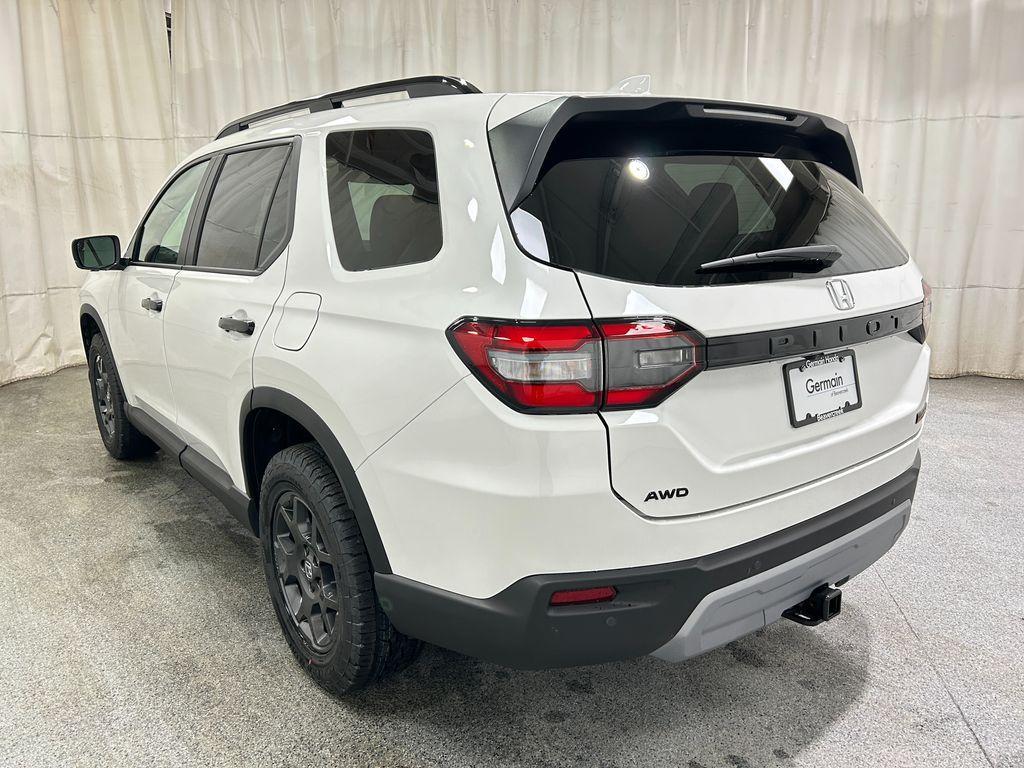 new 2025 Honda Pilot car, priced at $48,759