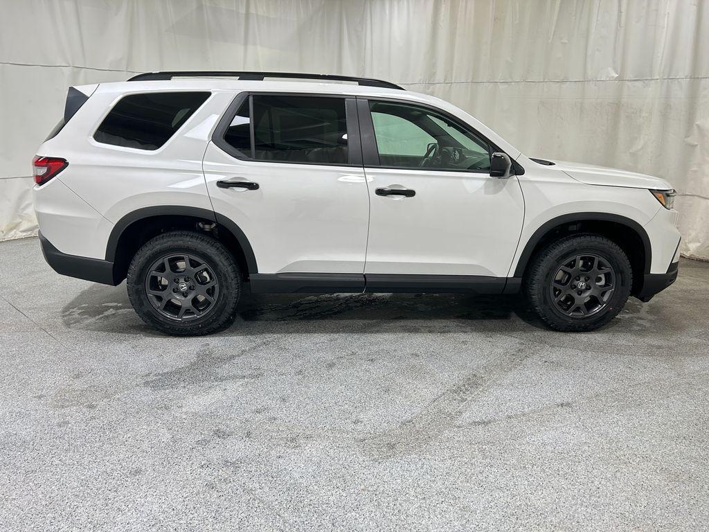 new 2025 Honda Pilot car, priced at $48,759