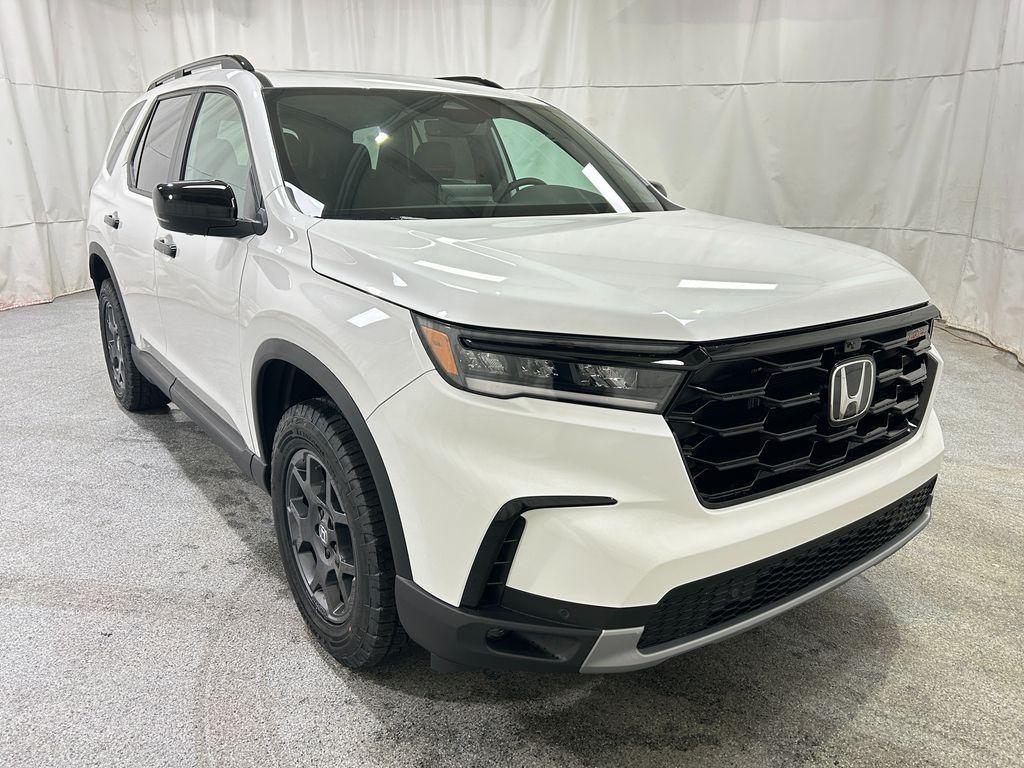 new 2025 Honda Pilot car, priced at $48,759