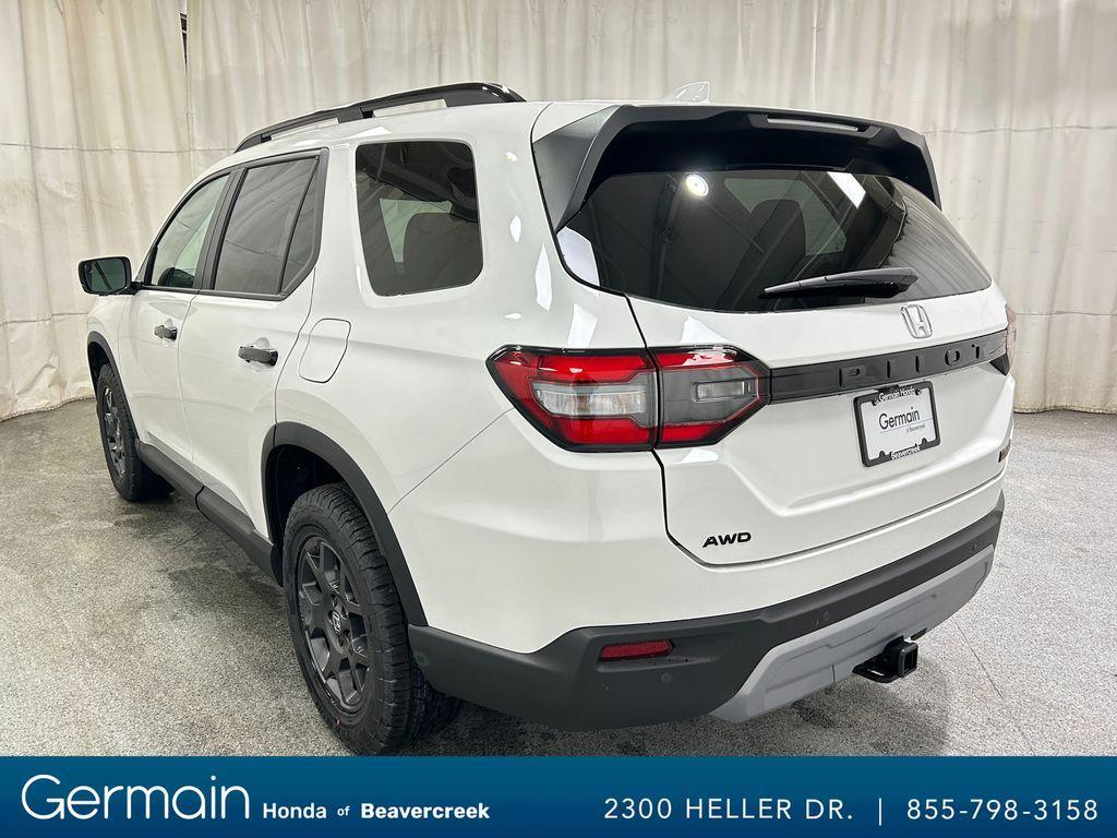 new 2025 Honda Pilot car, priced at $48,759