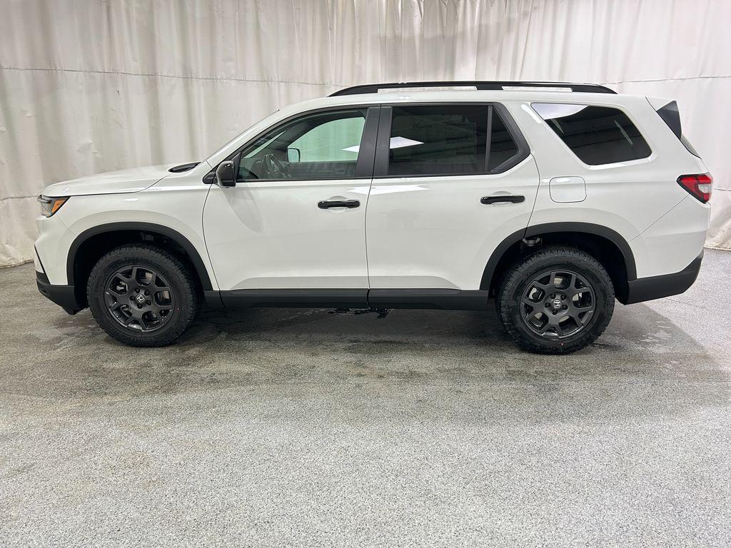 new 2025 Honda Pilot car, priced at $48,759