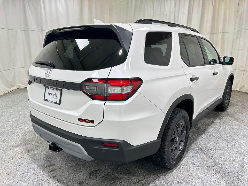 new 2025 Honda Pilot car, priced at $48,759